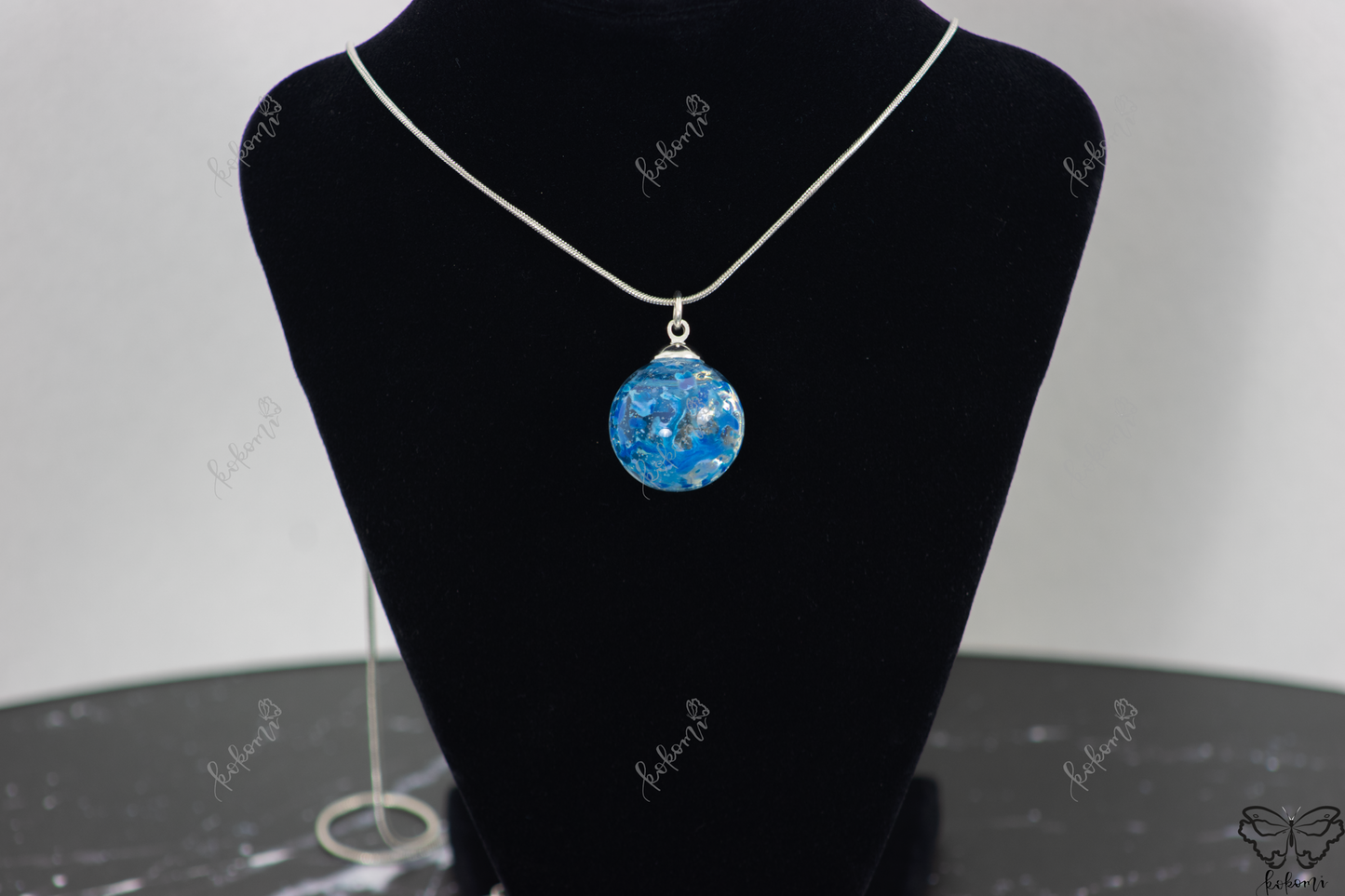 Speckl'd Azure Splash Resin/Glass Pendant